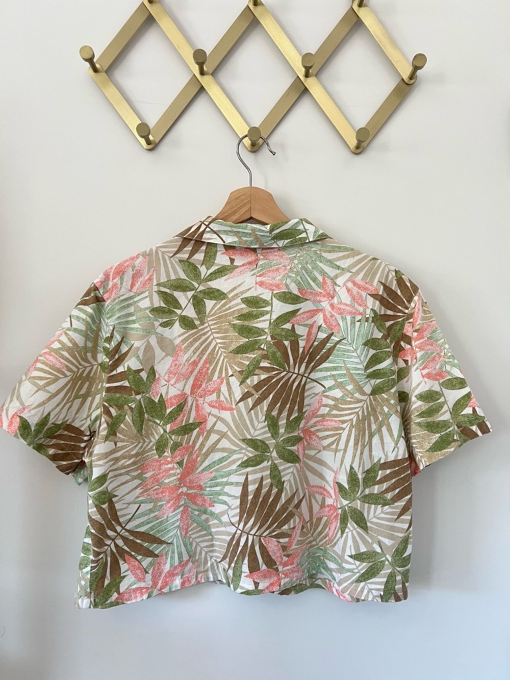 Vintage Cropped Pastel Fronds Top - Picture 2 of 7